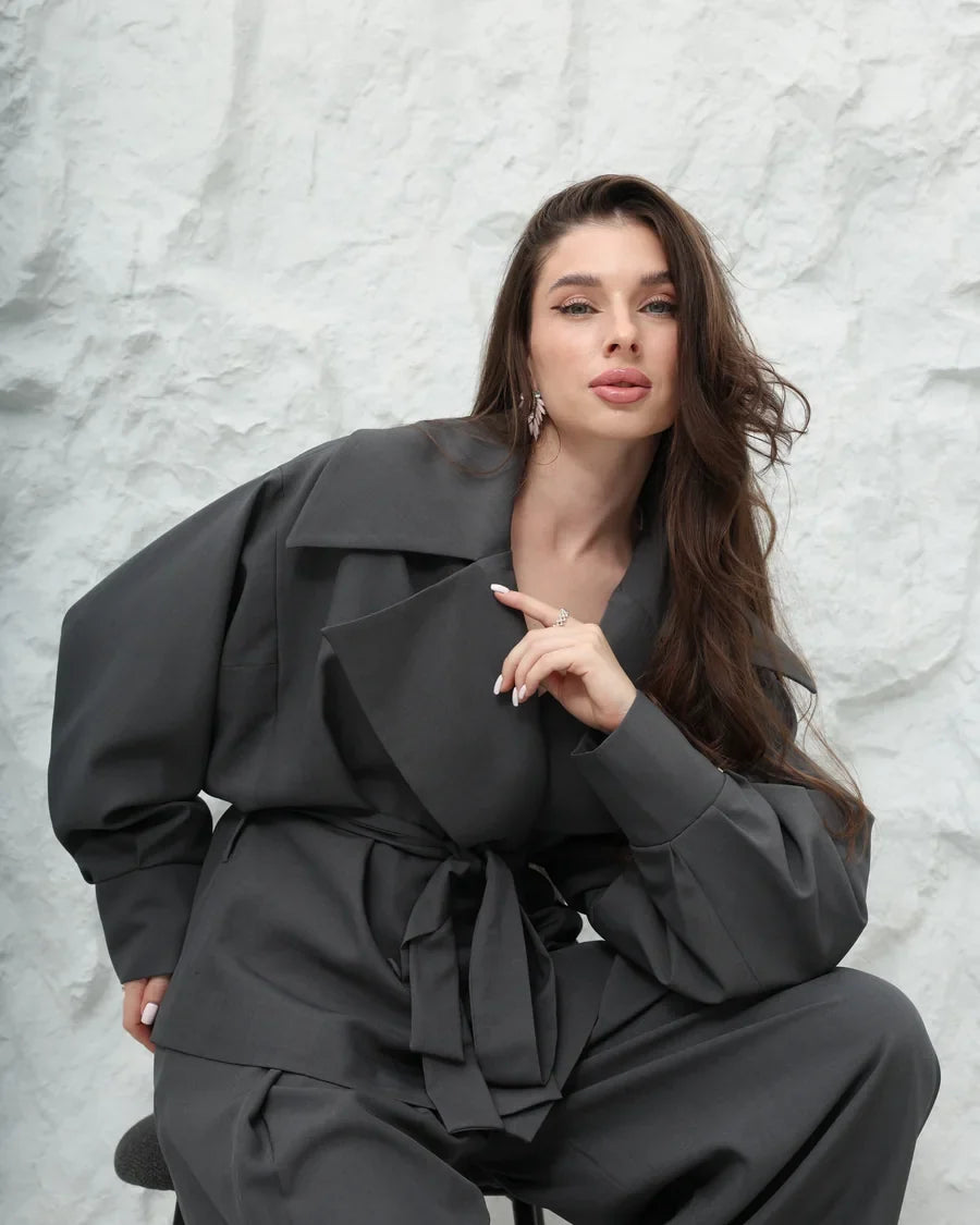 The DIID Vittoria Set in charcoal grey: belted jacket and wide-leg trousers